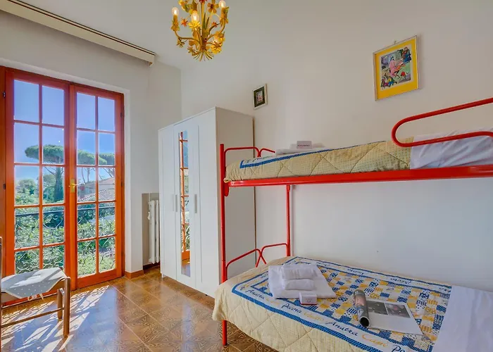 Дом отдыха Casa Maddalena Al Mare 600m From Sea - Happy